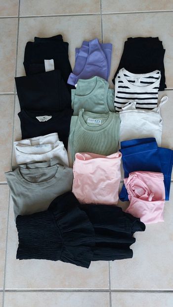 Lot  fille été 15 pièces Shein Stradivaruis etc Taille XS
