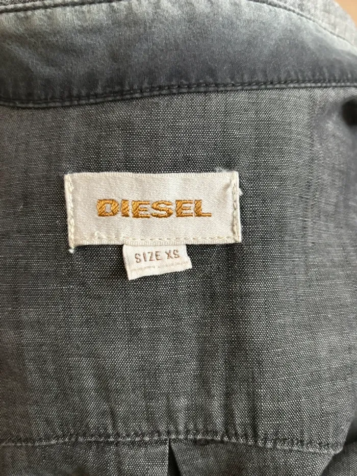 Chemise denim noire Diesel XS – détails originaux aux poignets - photo numéro 5
