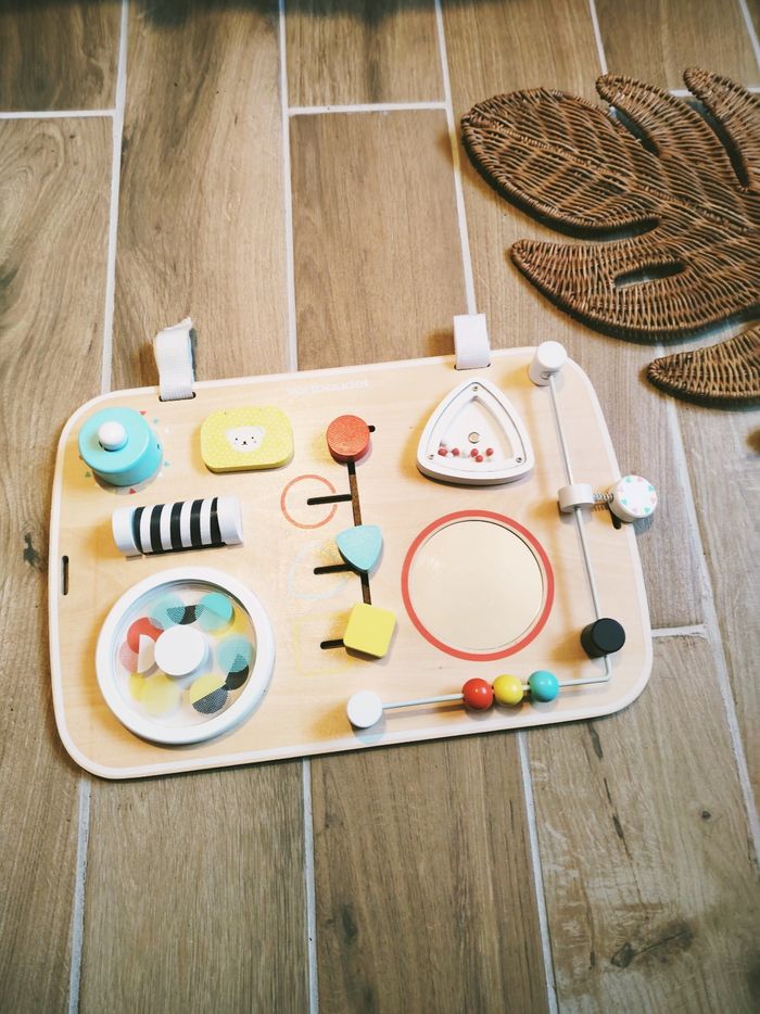 👋Planche panneau d'éveil multi activités busy board en bois marque Vertbaudet