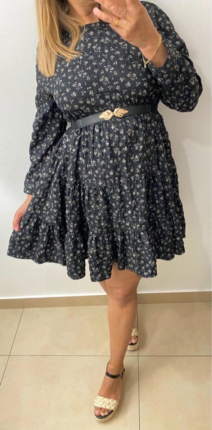 Robe ZARA Courte Imprimée Fleurs Avec Volant Taille M - photo numéro 2
