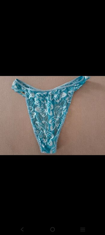 Tanga bleu pâle fleuri