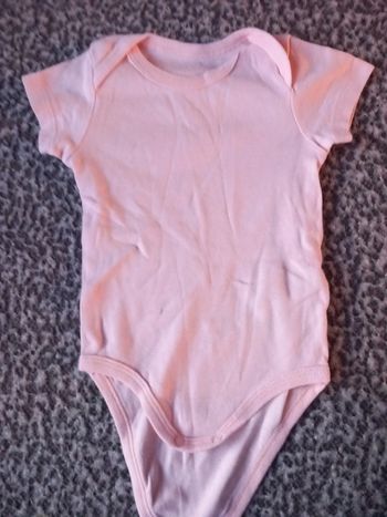Body taille 6mois kiabi 63/69cm 8kg
