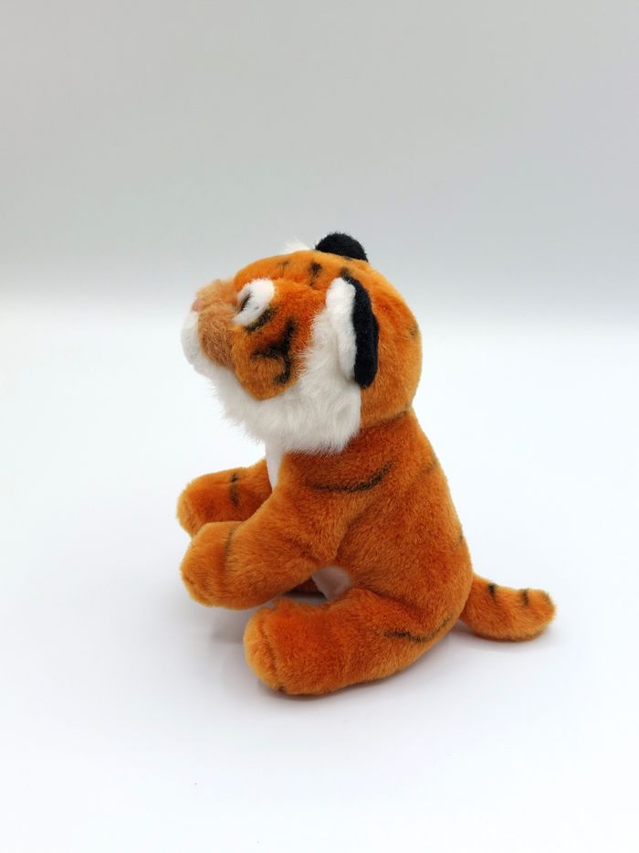 Petite peluche tigre couleur miel GIPSY blanc noir 16 cm nez rose doudou - photo numéro 2