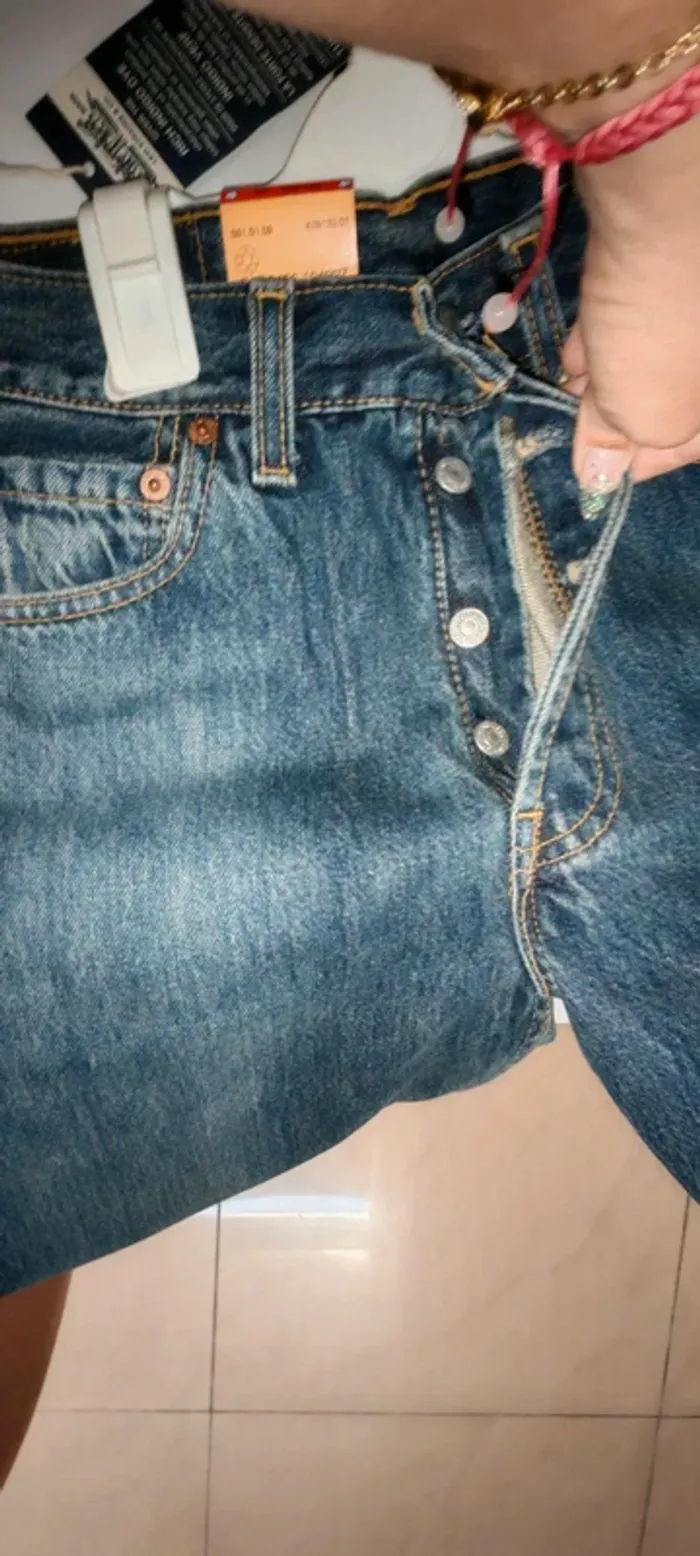 Jean Levi's 501 Original W28 L34 Neuf avec étiquettes
Homme - photo numéro 5