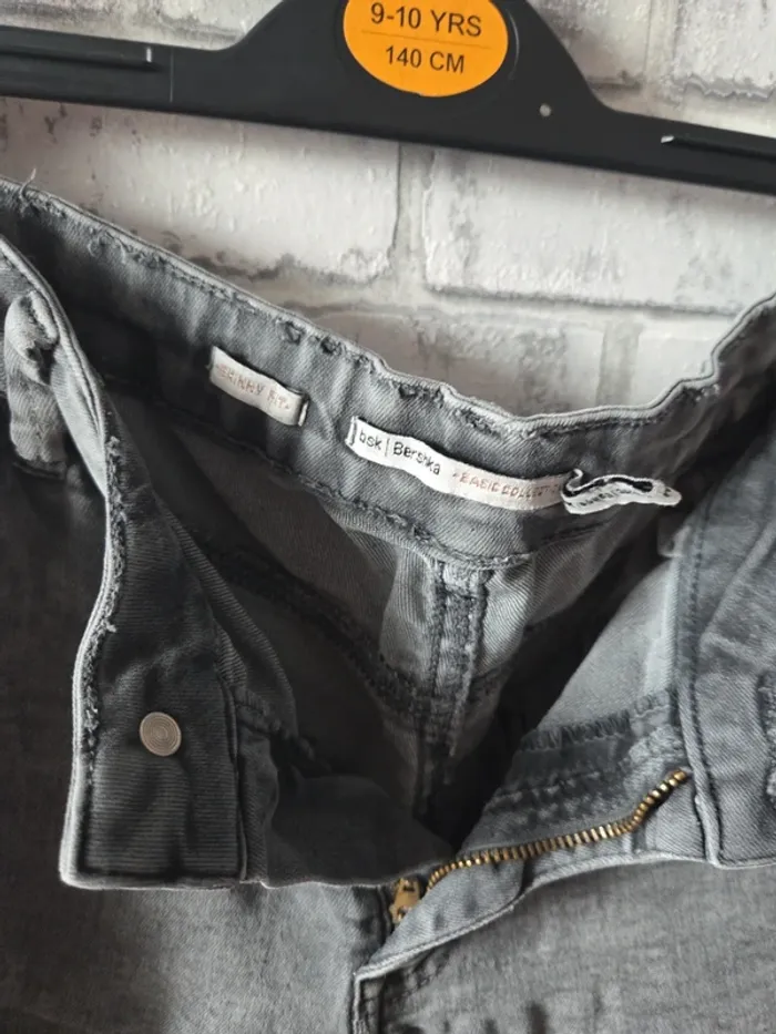 Jean bershka taille 38 - photo numéro 2