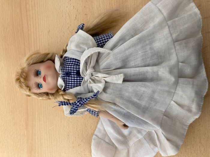 poupée porcelaine - photo numéro 6