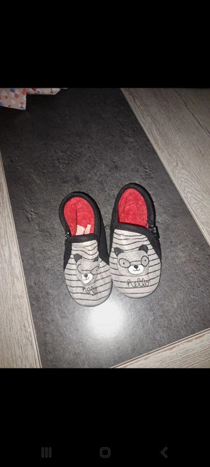Lot 2 paires chaussons taille 22