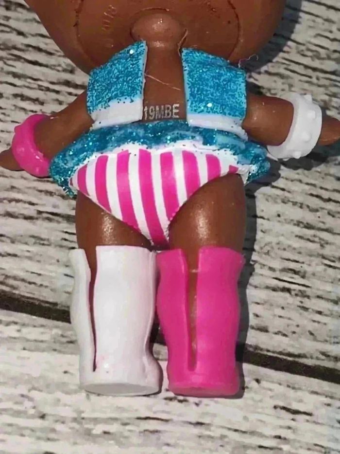 đPoupĂ©e L.O.L surprise indĂ©pendant Queen sparkle - photo numĂ©ro 7