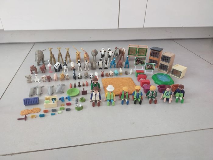 Lot de plus de 50 animaux playmobil + clapiers personnages et accessoires