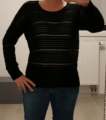 Pull maille transparente et effet brillant