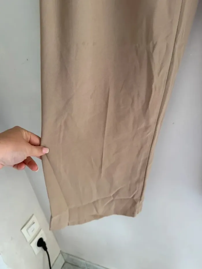 Pantalon beige neuf - photo numéro 4