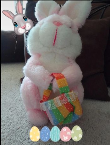 Peluche lapin avec son panier tbe