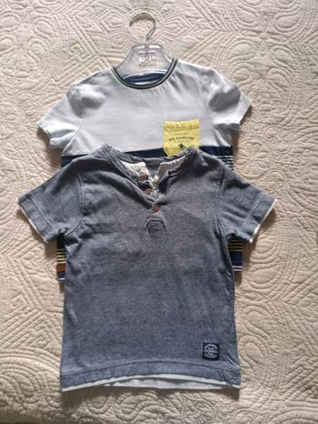 Lot de deux t-shirt taille 5 ans