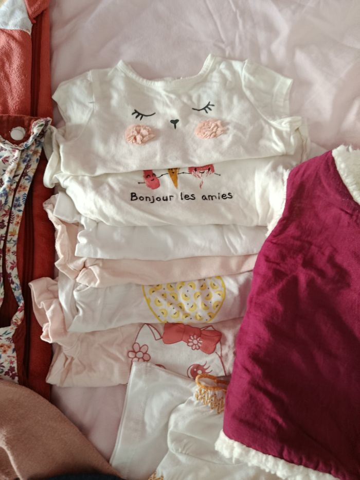 Lot vêtements fille 6 mois - photo numéro 4