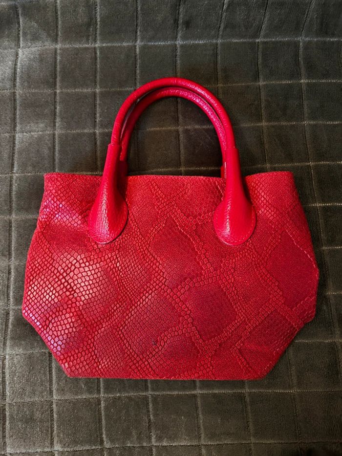 Sac à main rouge motif crocodile