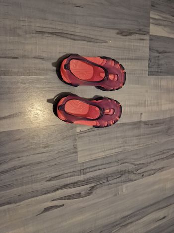 Chaussure de piscine 24
