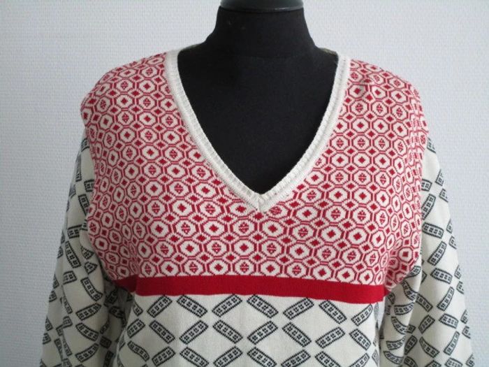 Pull crème motifs noir/rouge Agathe & Louise 40 NEUF - photo numéro 3