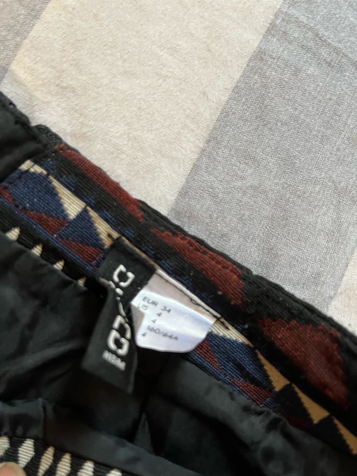 Très jolie jupe - photo numéro 3