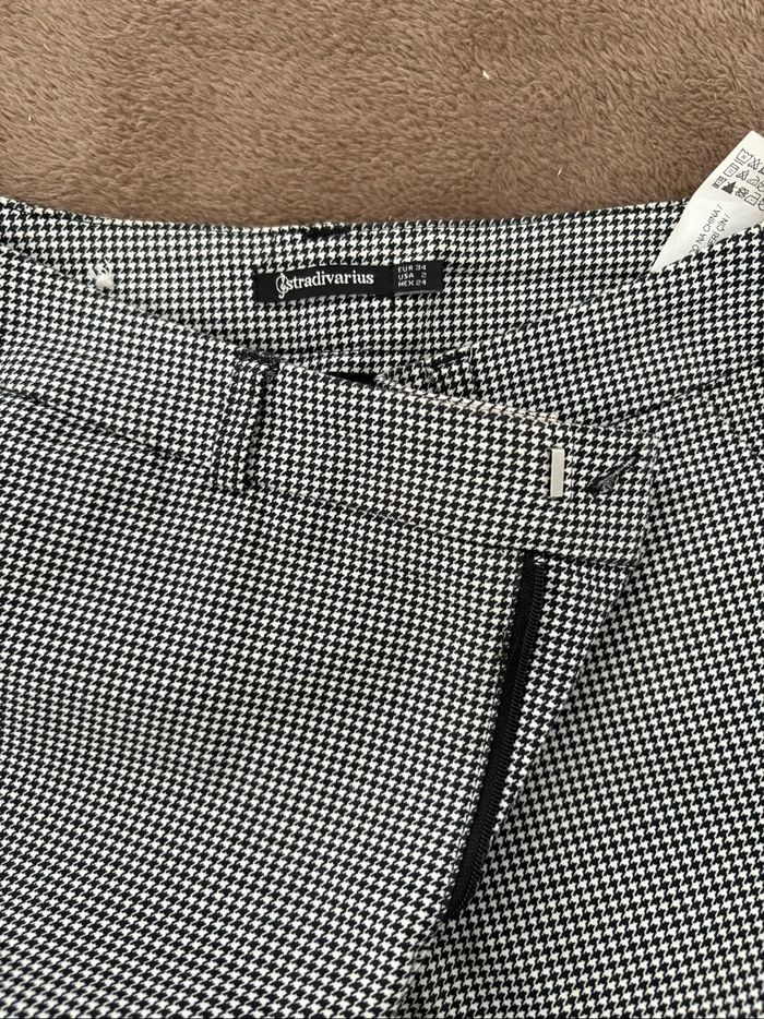 Pantalon à carreaux noir et blanc stradivarius femme taille 34 en très bon état. - photo numéro 4