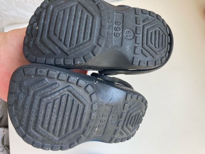 Chaussures taille 19 - photo numéro 2