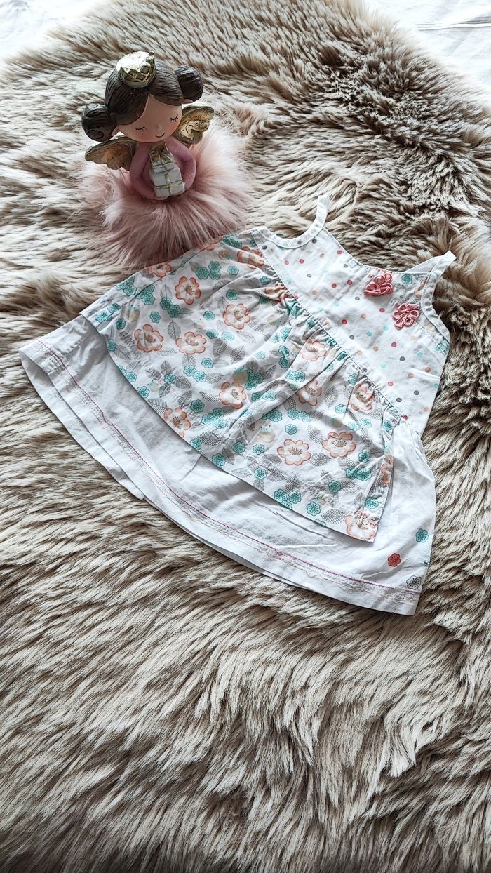 Robe blanche a fleurs orchestra 3 mois