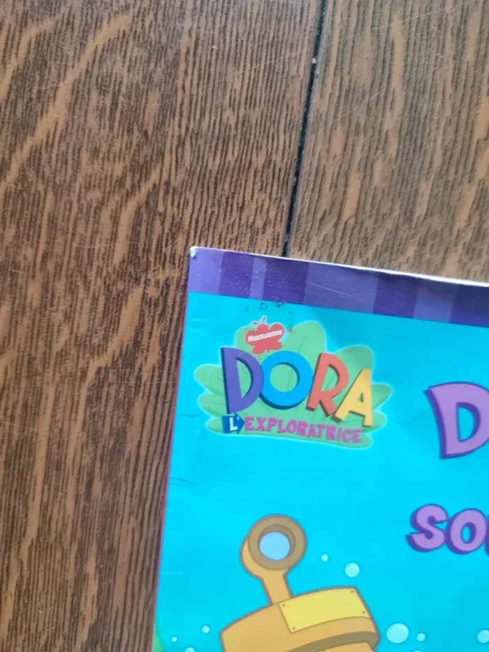 Livre Dora et le sous-marin - photo numéro 2