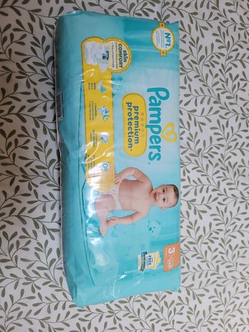 Couches pampers taille 3 
