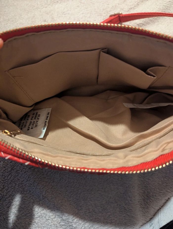 Sac bandoulière rouge neuf - photo numéro 3