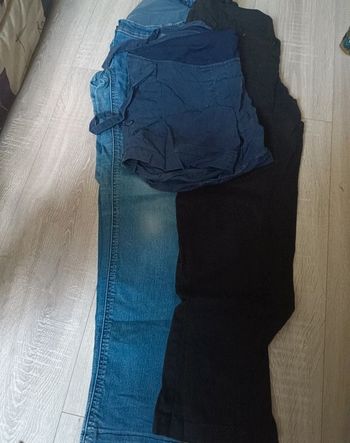 Lot 2 pantalons + 1 short de grossesse taille M (40)