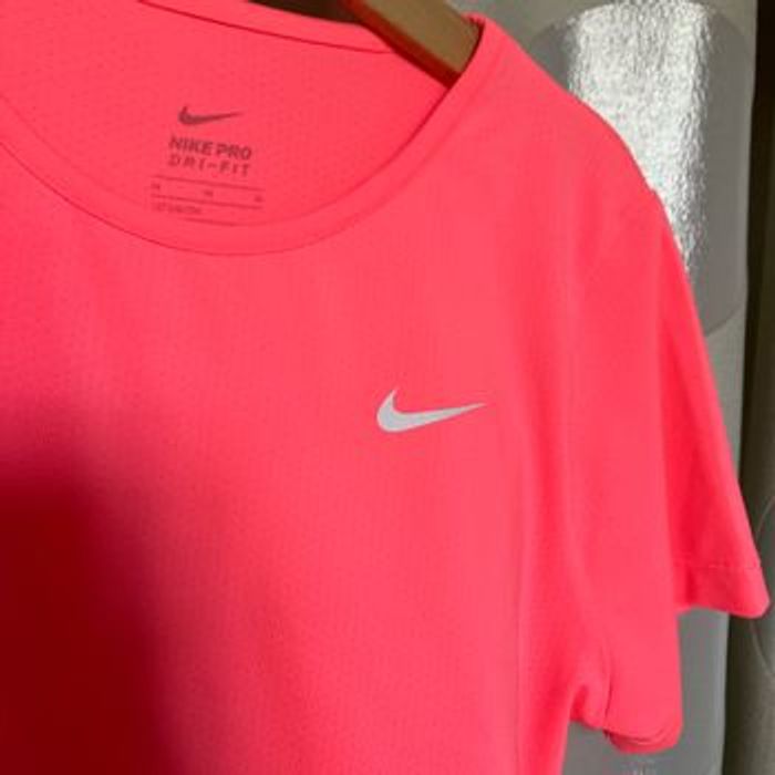 Tee shirt Nike - photo numéro 2