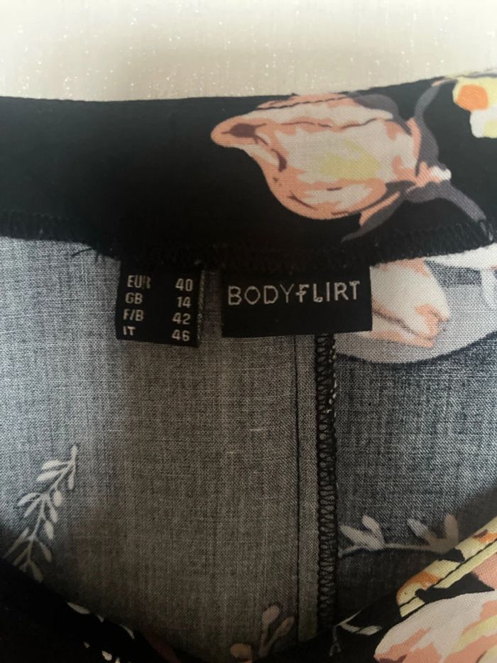 Robe courte Bodyflirt taille 40/42 - photo numéro 3