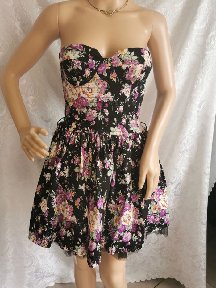 Robe. Noir Rose Taille 34. Ged London - photo numéro 2