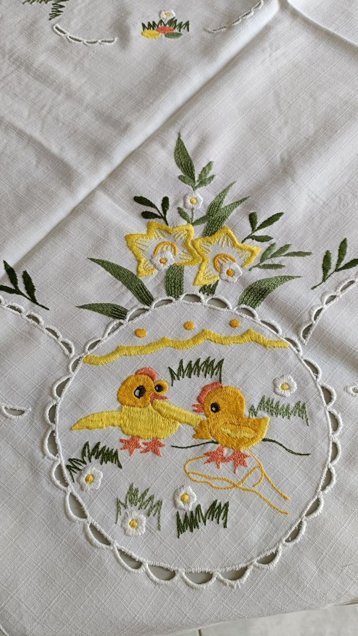 Nappe carrée poussin/Pâques + 4 serviettes - photo numéro 2