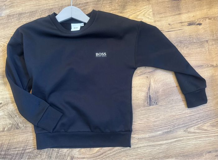 Sweat shirt Hugo Boss 6 ans - photo numéro 2