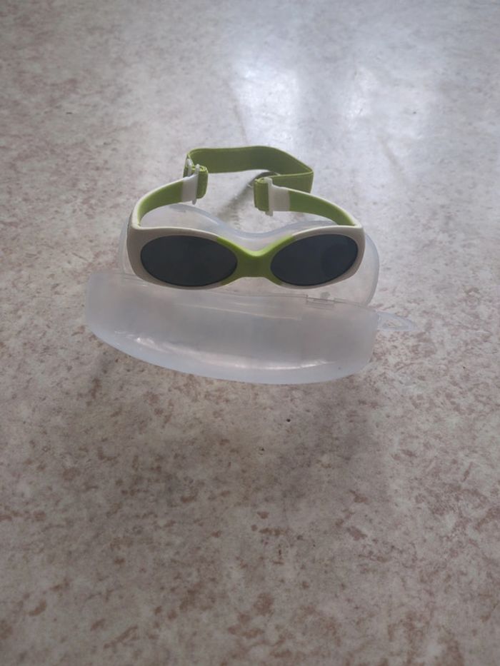 Lunette de soleil bébé
