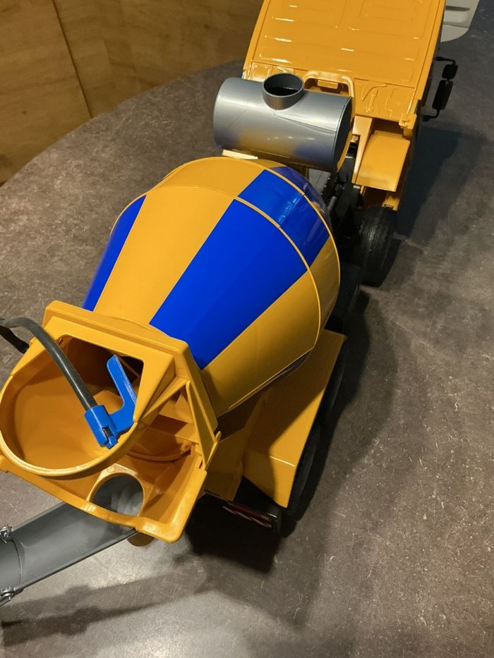 Camion bétonnière Bruder - photo numéro 9