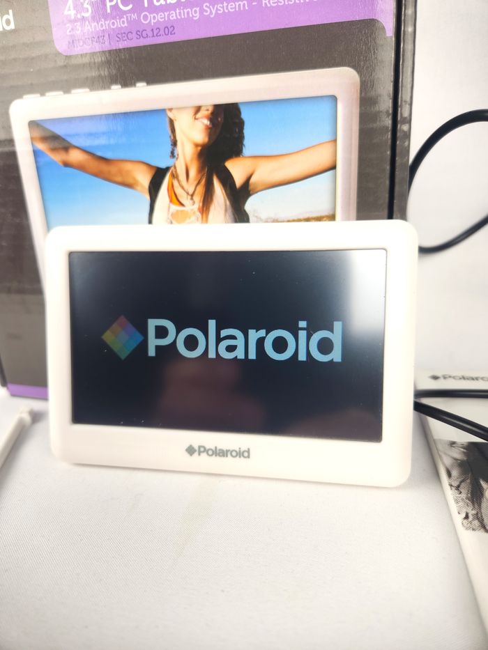 Tablette PC Polaroid 4.3" - Android 2.3 - Résistive - photo numéro 2