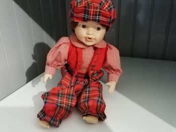 Poupée en porcelaine