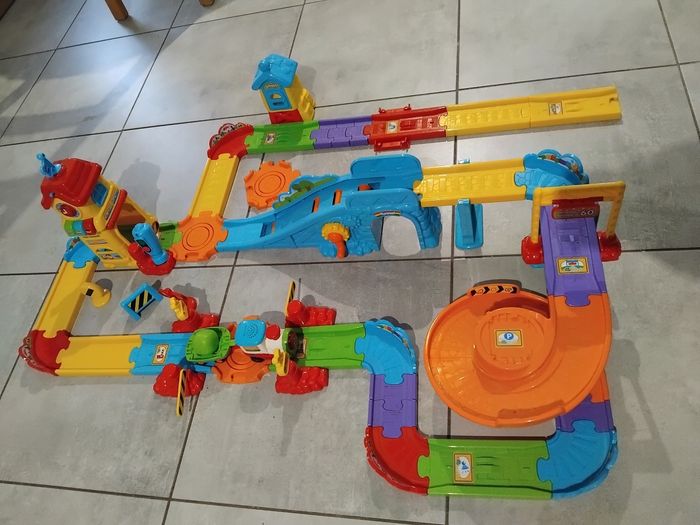 Mon circuit train interactif tut tut bolides Vtech. - photo numéro 2