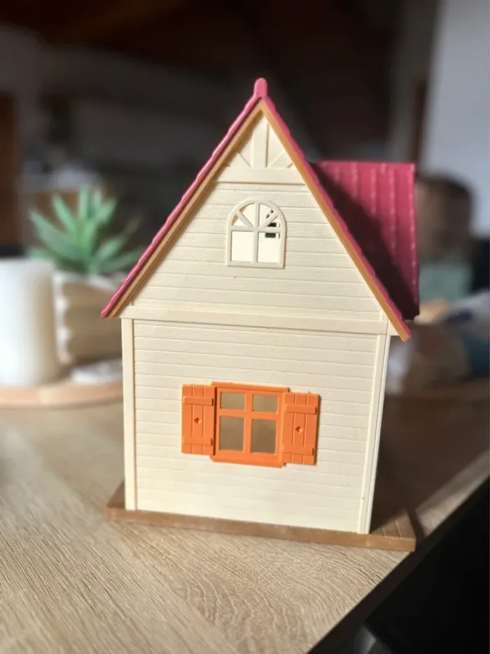 Maison Sylvanian Families – Très bon état – Sans accessoires – Il manque l’étage - photo numéro 4