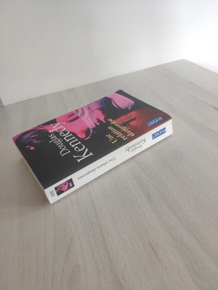 Livre poche une relation dangereuse Douglas Kennedy thriller - photo numéro 5
