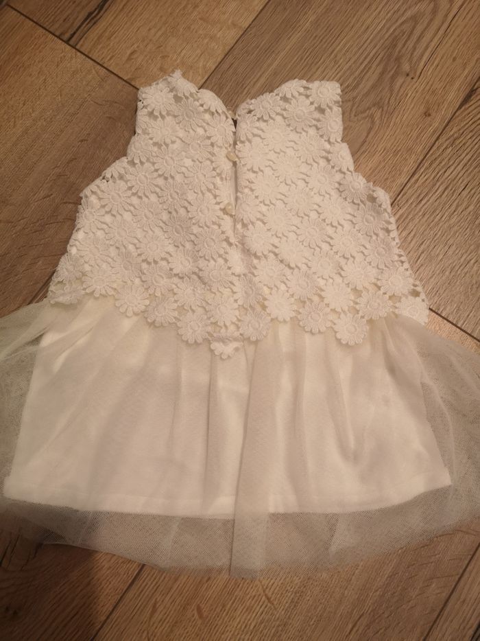 Robe Zara 6 9 mois - photo numéro 2