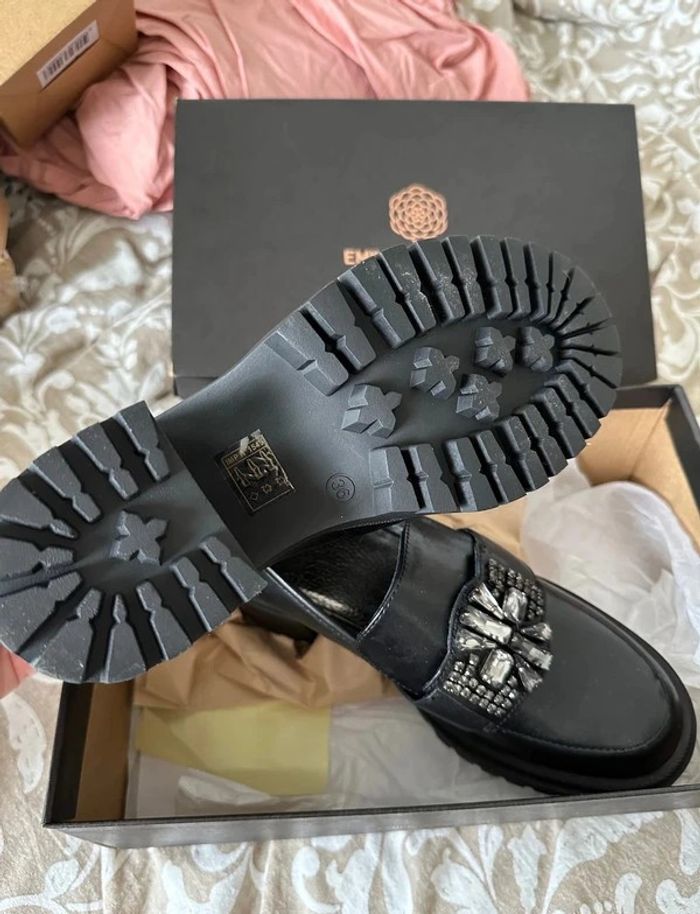 Mocassins à talons avec bijou - photo numéro 2