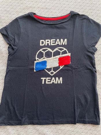 T shirt supporter foot