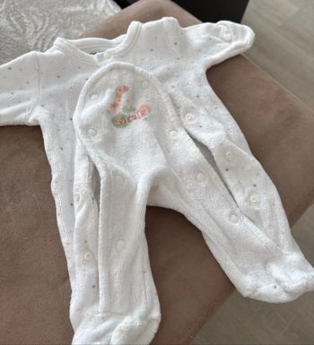 Pyjama blanc avec motifs