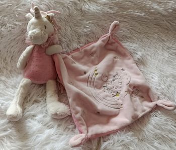 Doudou peluche licorne rose avec mouchoir licorne rose et doré - Simba 