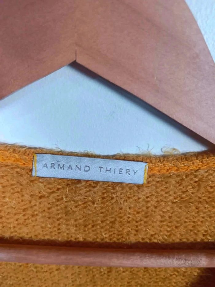 C8 pull moutarde Armand Thierry T2 - photo numéro 3