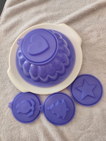 Moule à charlotte Tupperware + disques décoratifs – Très bon état