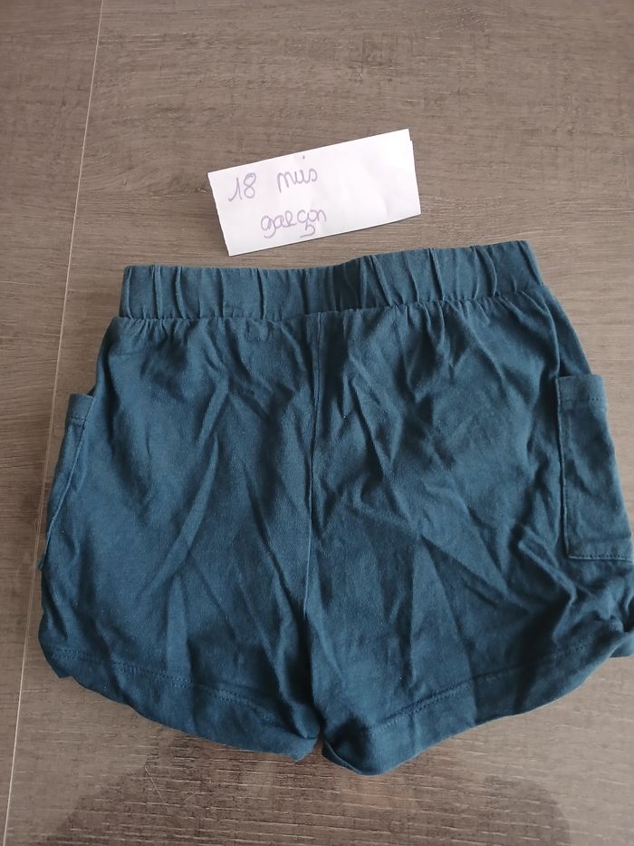 Short bébé garçon 18 mois tres bon état - photo numéro 2