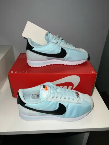 Basket Nike taille 35.5